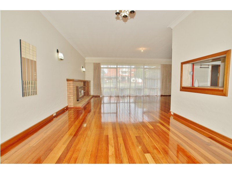 19 Howes Crescent, Dianella WA 6059