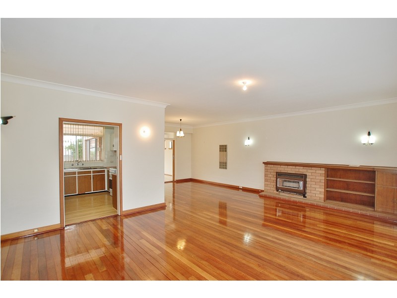 19 Howes Crescent, Dianella WA 6059