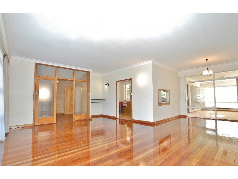 19 Howes Crescent, Dianella WA 6059