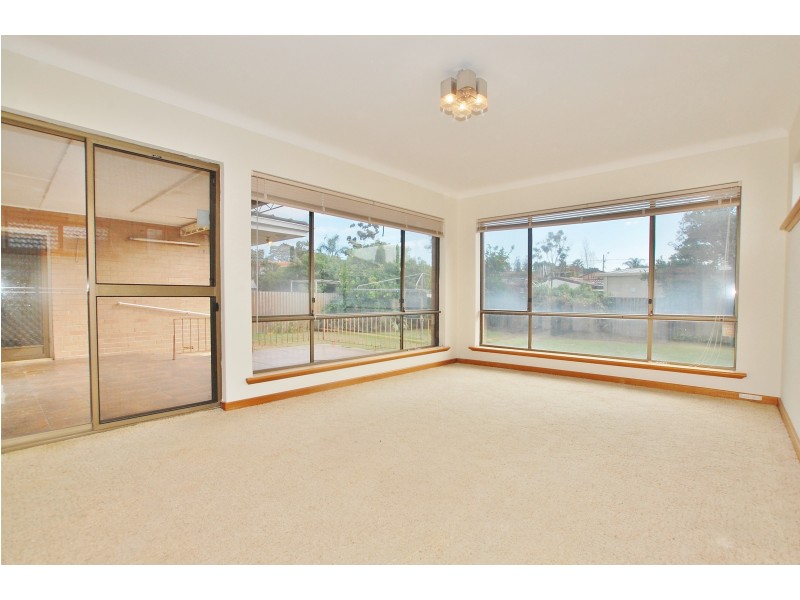 19 Howes Crescent, Dianella WA 6059