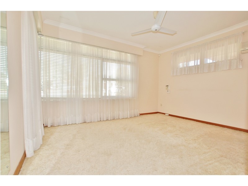 19 Howes Crescent, Dianella WA 6059