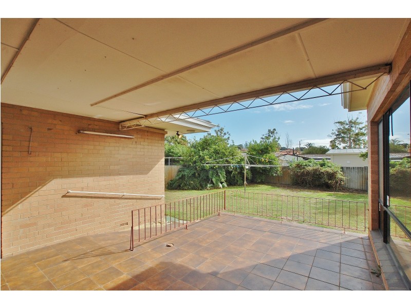 19 Howes Crescent, Dianella WA 6059