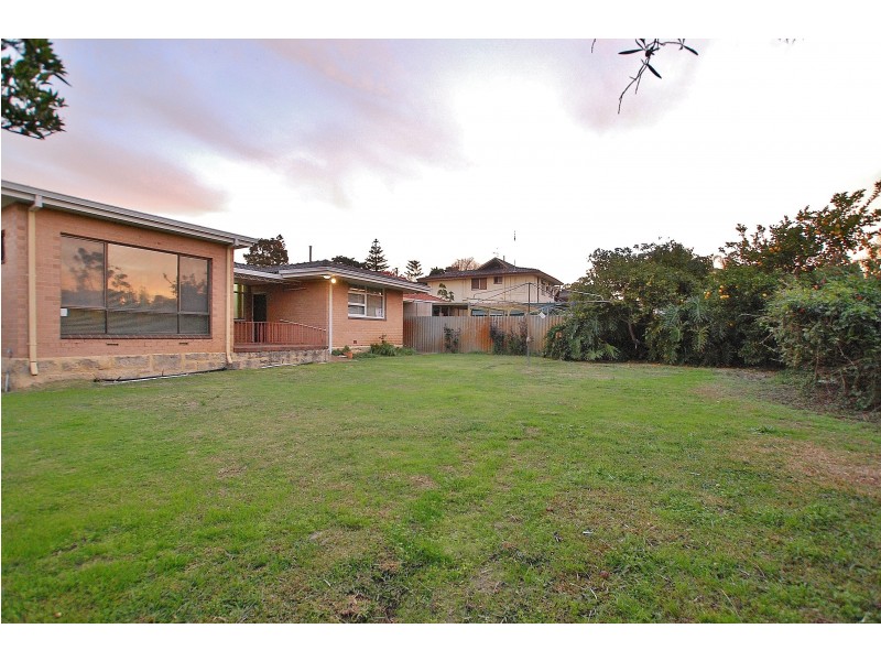 19 Howes Crescent, Dianella WA 6059