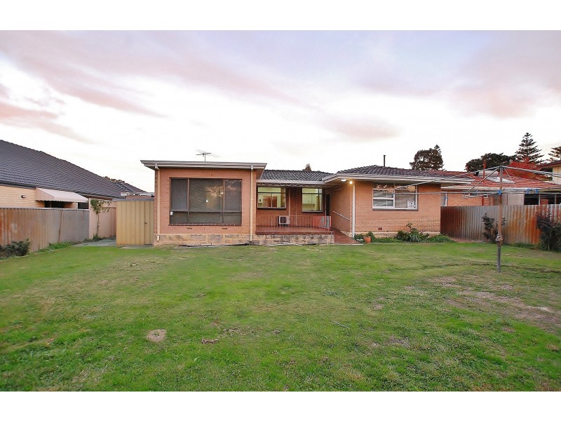 19 Howes Crescent, Dianella WA 6059