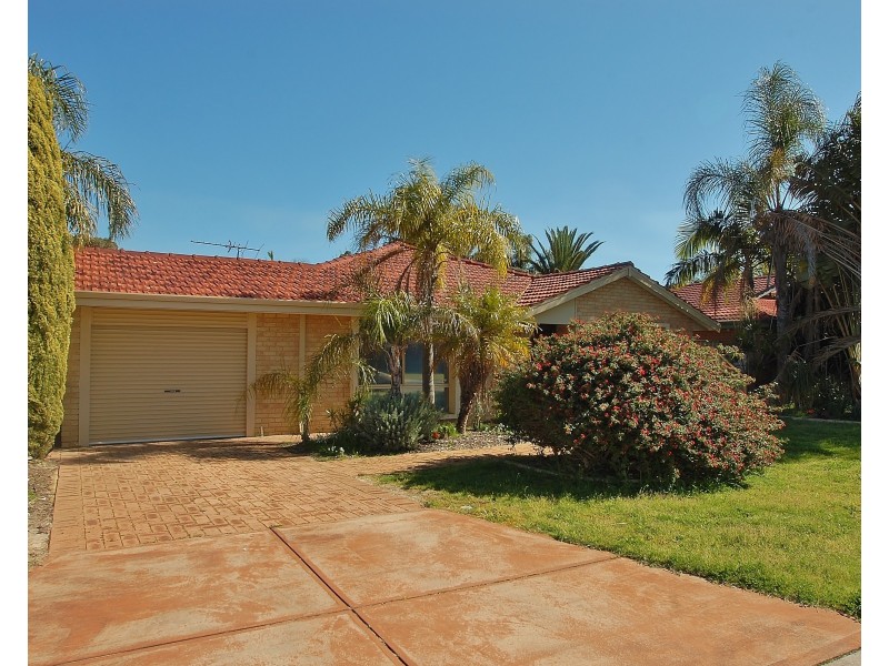 8 Knox Court, Ballajura WA 6066