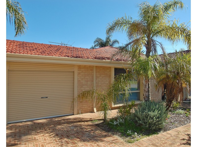 8 Knox Court, Ballajura WA 6066