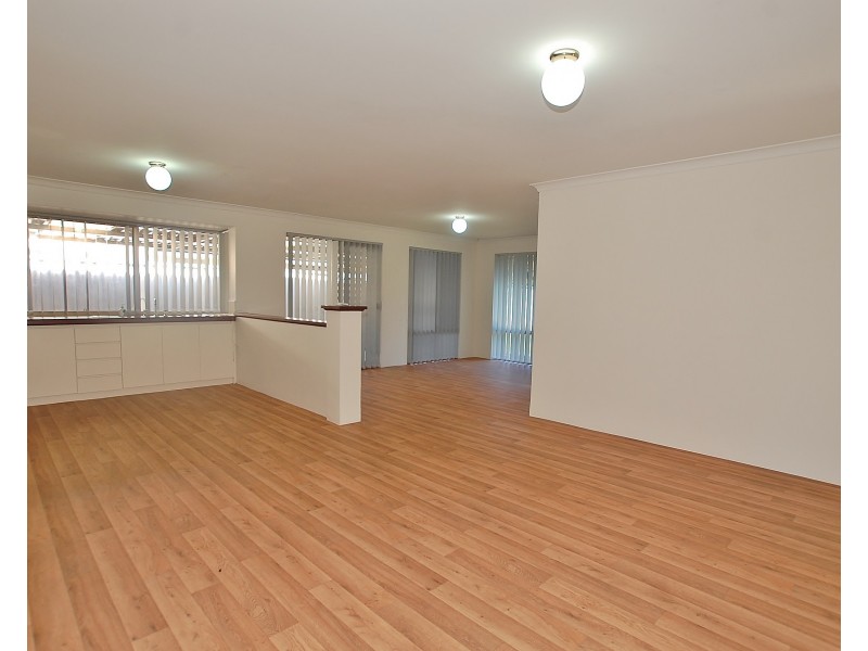 8 Knox Court, Ballajura WA 6066