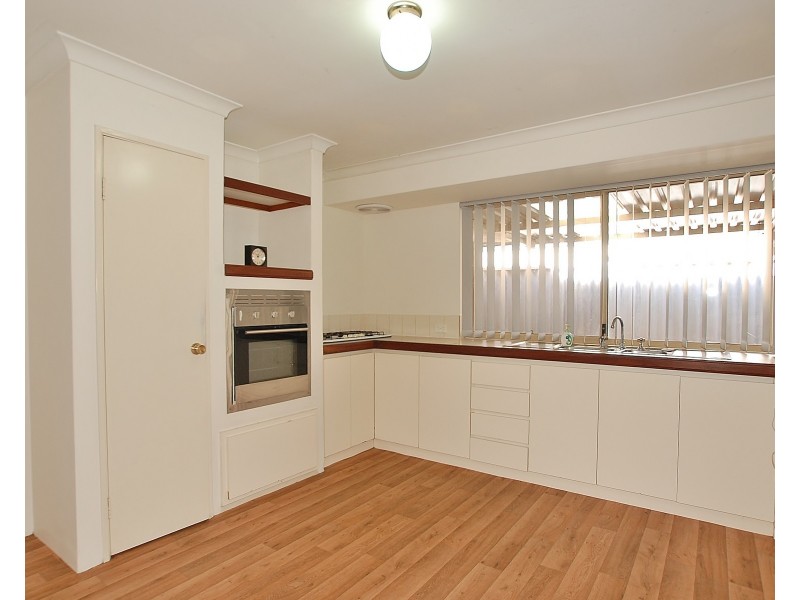 8 Knox Court, Ballajura WA 6066