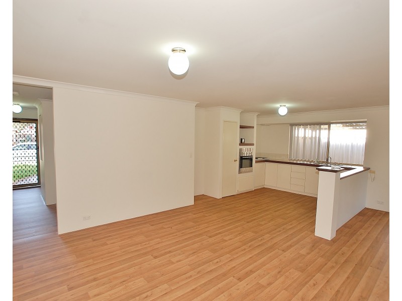 8 Knox Court, Ballajura WA 6066