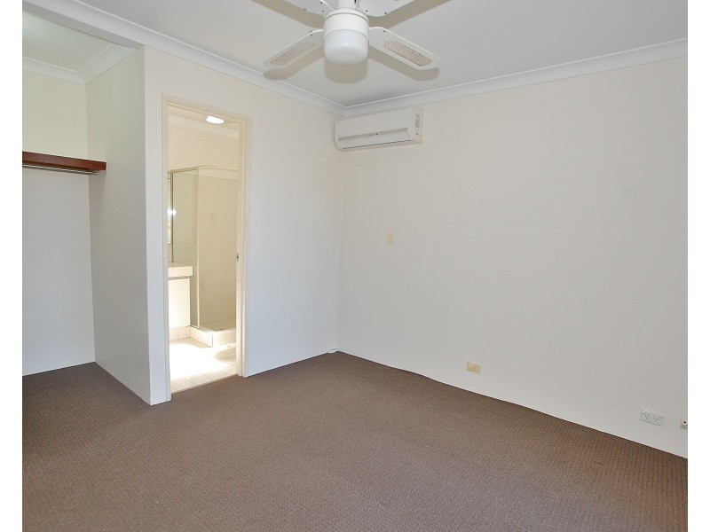 8 Knox Court, Ballajura WA 6066