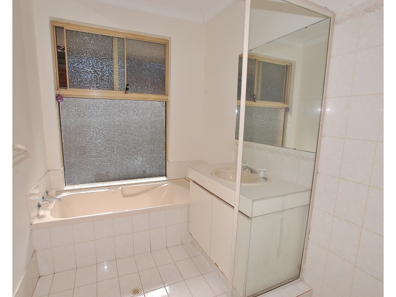 8 Knox Court, Ballajura WA 6066