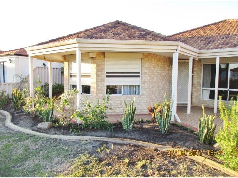6 Pyrenees Court, Caversham WA 6055