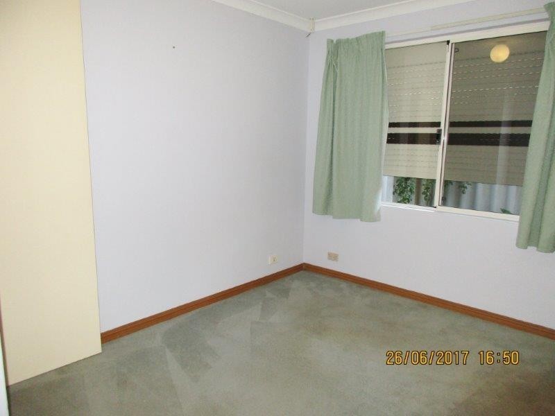 6 Pyrenees Court, Caversham WA 6055