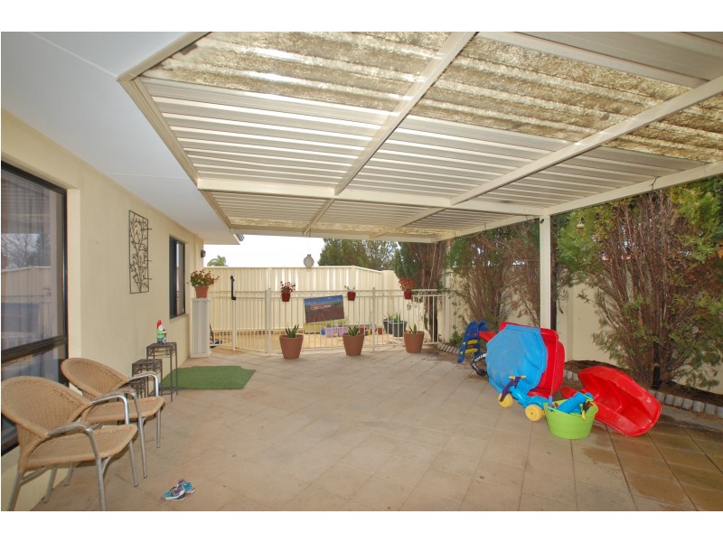 2 Tobruk Lane, Dianella WA 6059