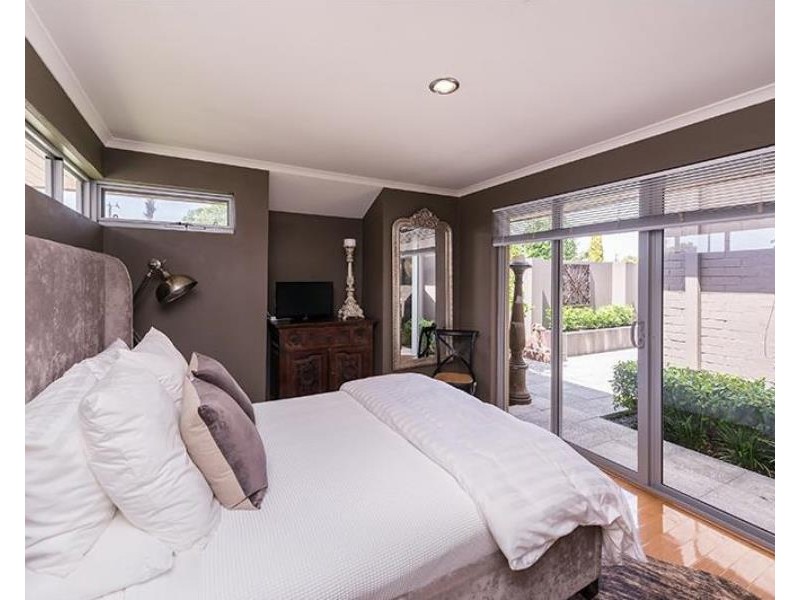 33 Hayes Avenue, Yokine WA 6060