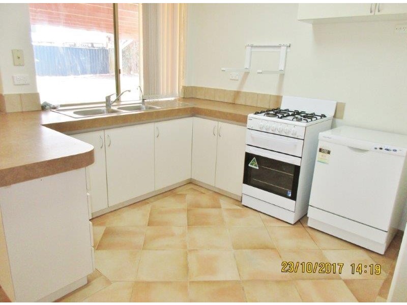 9 Flamingo Trail, Ballajura WA 6066