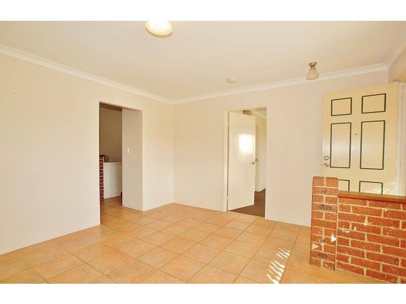 8 Snowdonia Court, Ballajura WA 6066