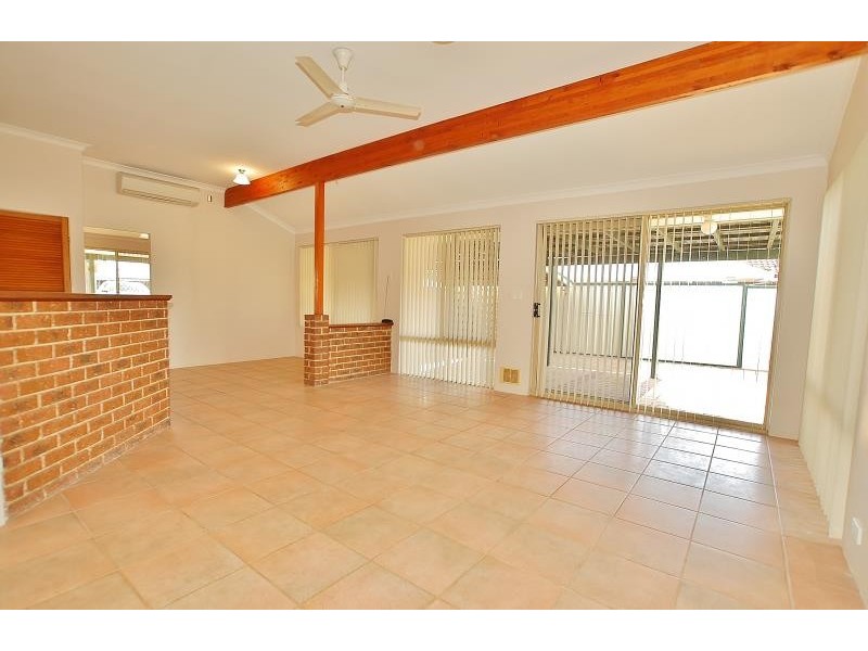 8 Snowdonia Court, Ballajura WA 6066