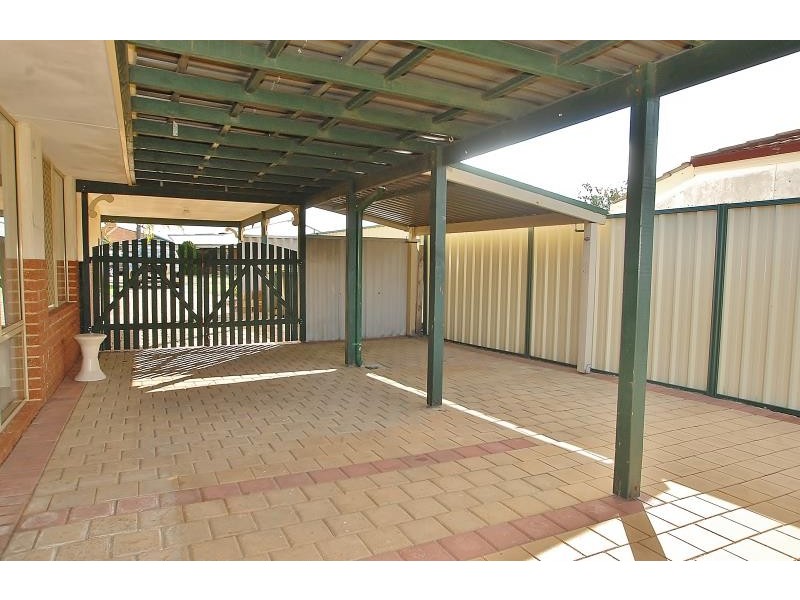 8 Snowdonia Court, Ballajura WA 6066