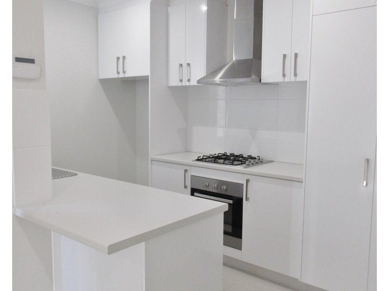 2/4 Flecker Promenade, Aveley WA 6069