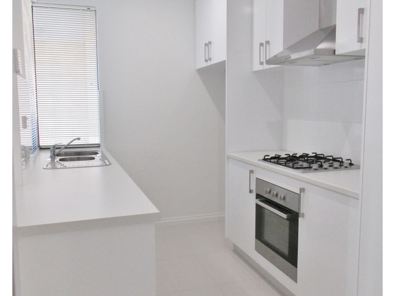 2/4 Flecker Promenade, Aveley WA 6069