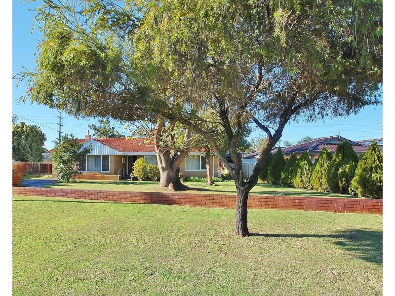 139 Howes Crescent, Dianella WA 6059