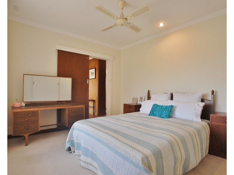 139 Howes Crescent, Dianella WA 6059