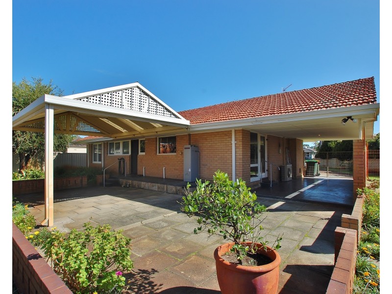 139 Howes Crescent, Dianella WA 6059