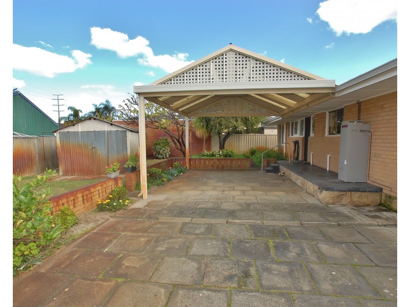 139 Howes Crescent, Dianella WA 6059