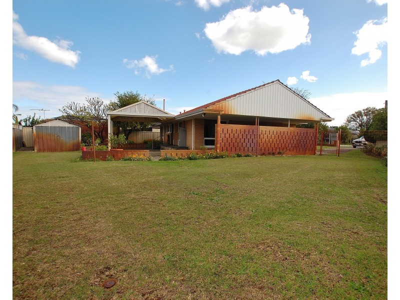 139 Howes Crescent, Dianella WA 6059