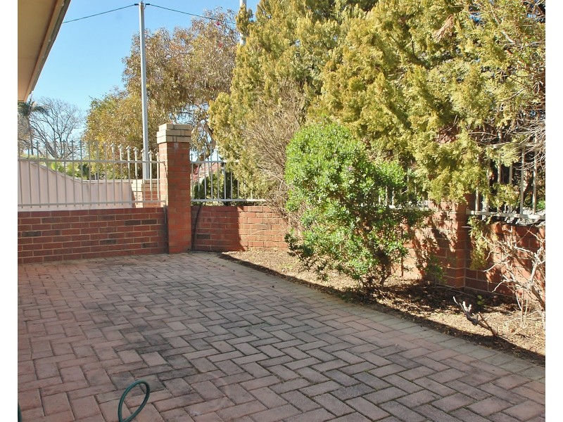 1/33 Golfview Street, Yokine WA 6060