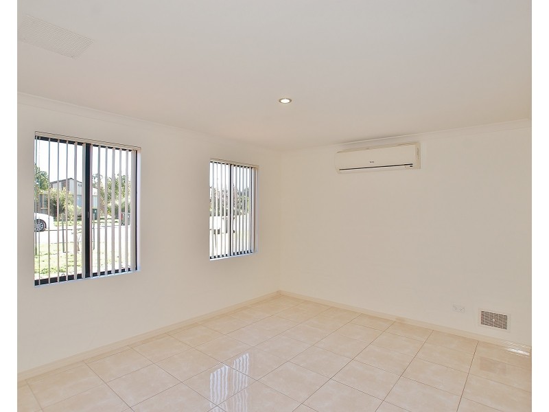 1/4 Havenvale Crescent, Dianella WA 6059