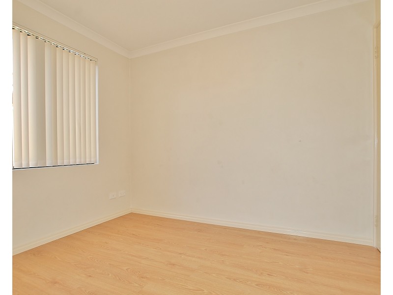 1/4 Havenvale Crescent, Dianella WA 6059