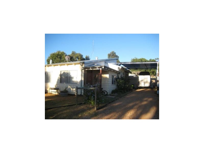 35 Railway Parade, Yarloop WA 6218