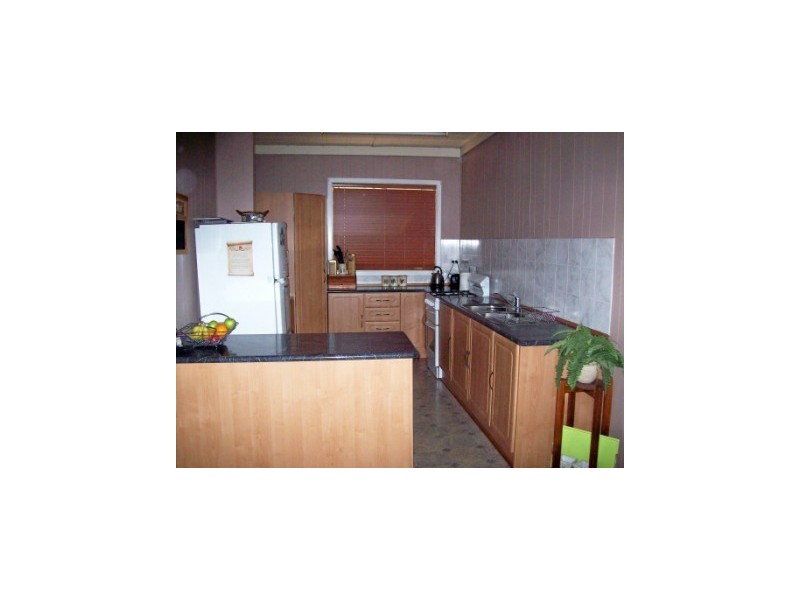 10 Roberts Street, Collie WA 6225