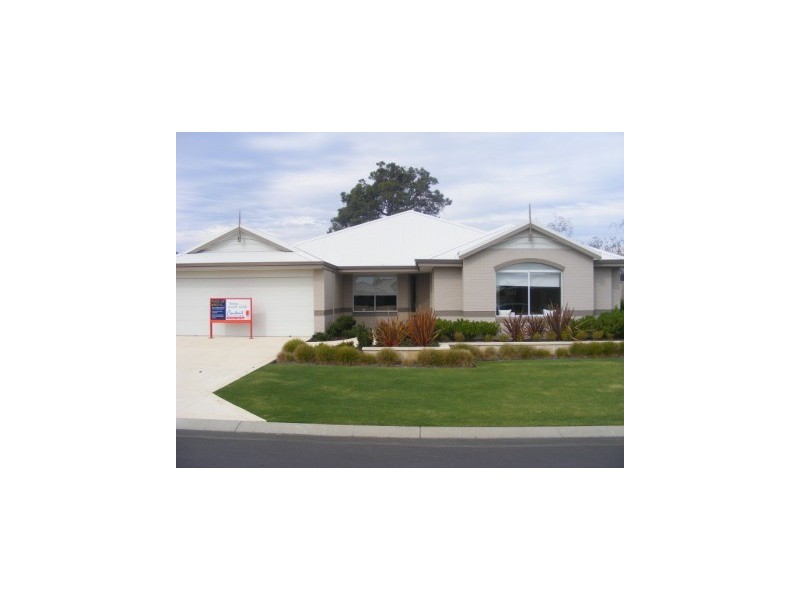 5 The Boulevard, Australind WA 6233