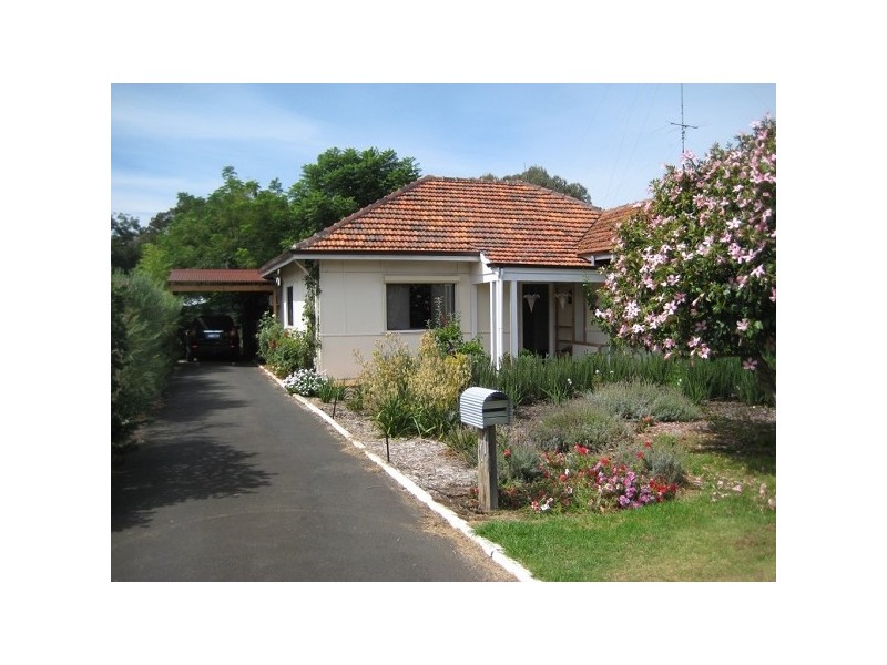 11 Grieves Street, Harvey WA 6220