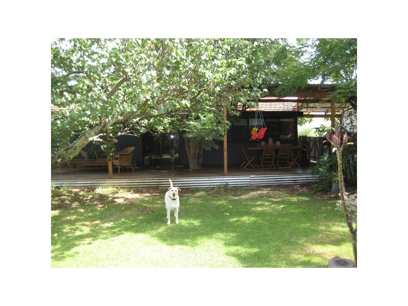 11 Grieves Street, Harvey WA 6220