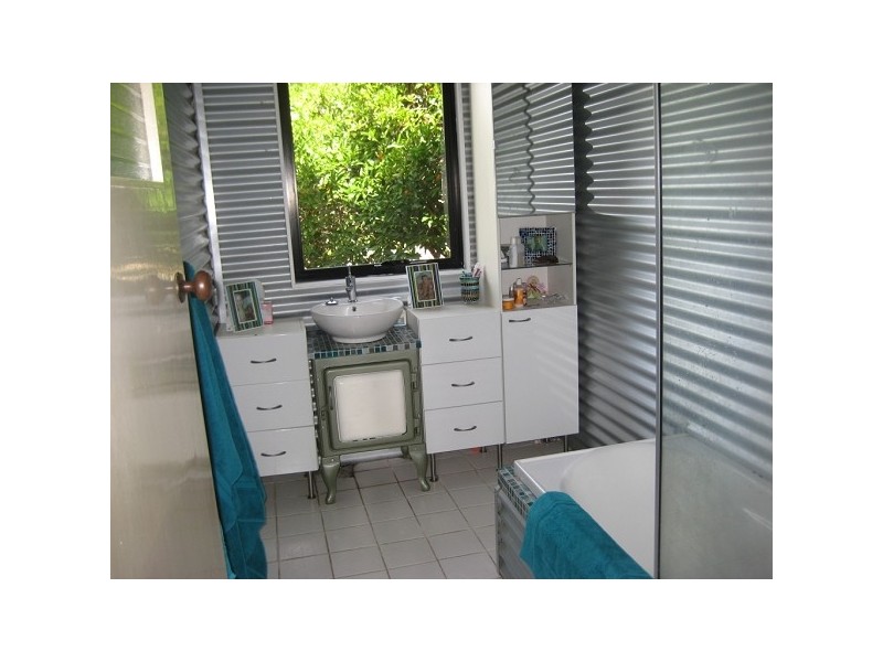 11 Grieves Street, Harvey WA 6220