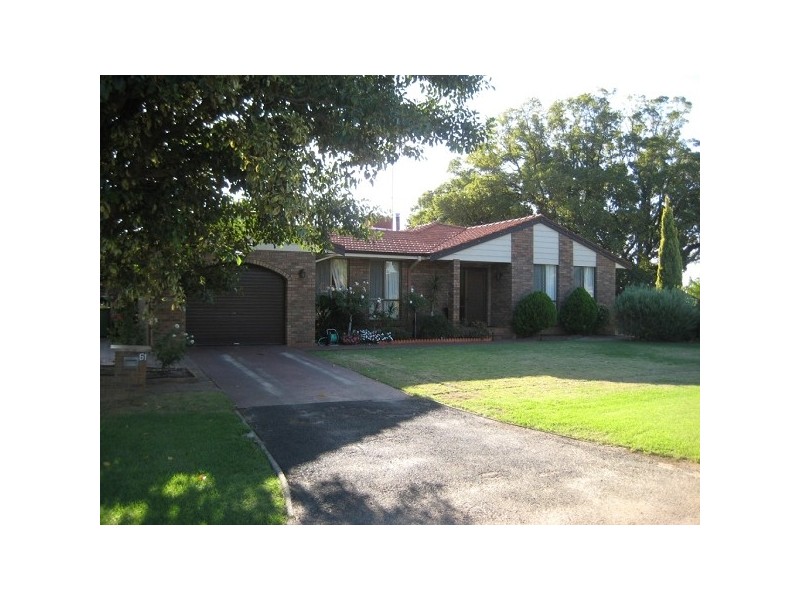 61 Third Street, Harvey WA 6220