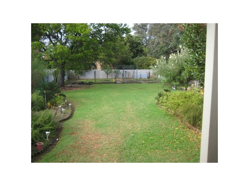 3 Hackett Road, Harvey WA 6220