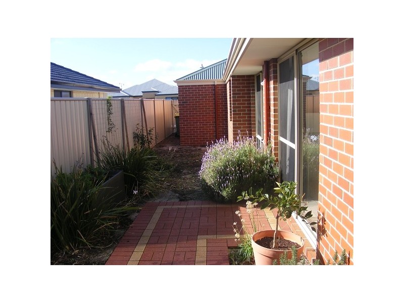 36 Grandite Fairway, Australind WA 6233