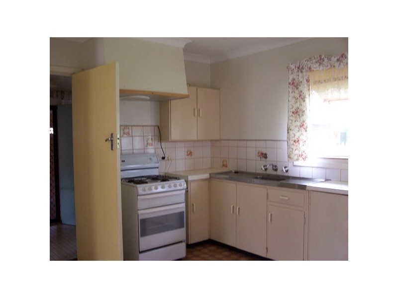 36 Parade Road, Bunbury WA 6230