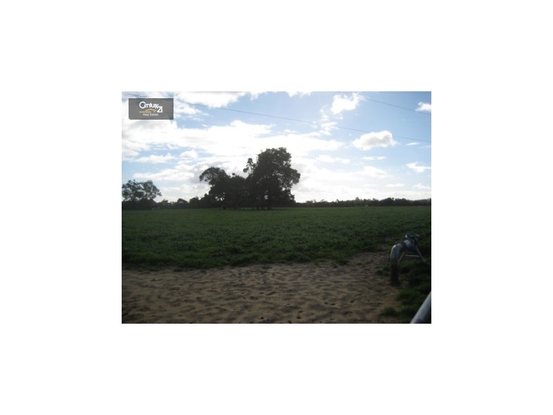 112,113 Thompson Road, Harvey WA 6220