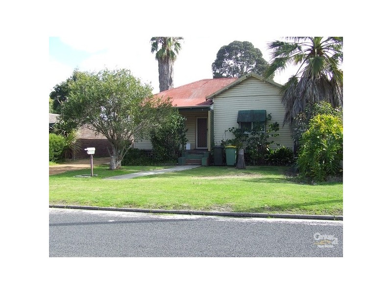 7 Gladstone Crescent, Collie WA 6225