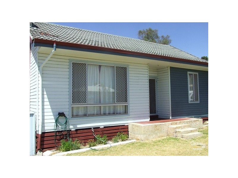 37 Mckinley Street, Collie WA 6225