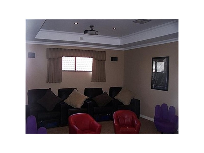 1 Shiralee Bend, Carramar WA 6031