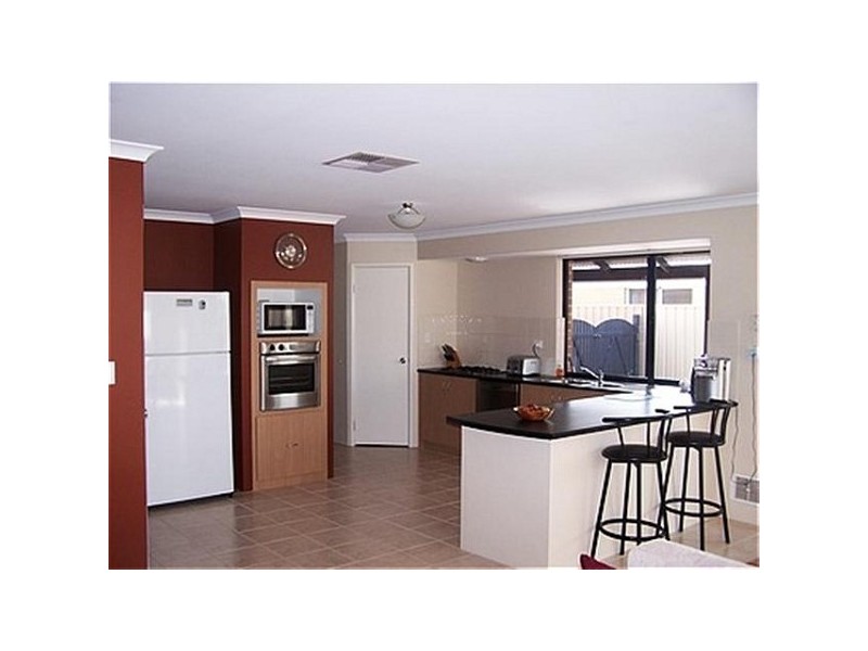 6 Minjah Circuit, Carramar WA 6031