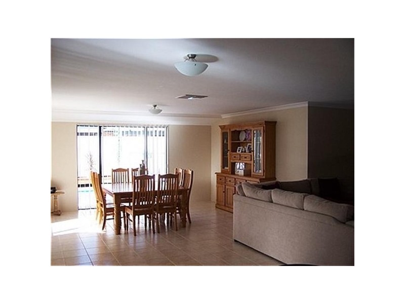 6 Minjah Circuit, Carramar WA 6031