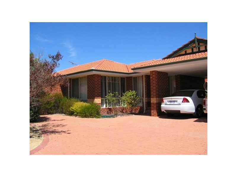 8 Keppoch Court, Kinross WA 6028